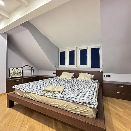 Apartmán B10 Old Town Piwna 3 Poziomy 150m *